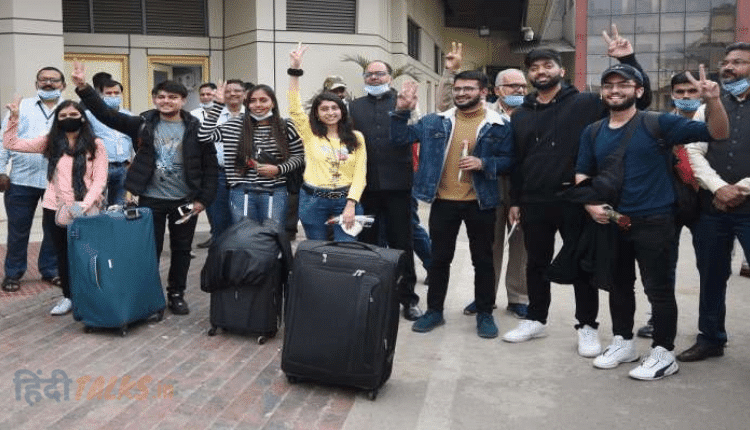 रूस-यूक्रेन युद्ध: यूक्रेन के सैनिकों ने हमारे साथ किया बदसलूकी, कहा- भारतीय छात्रों को निकाला